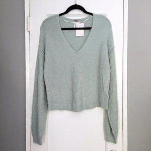 NWT ❤️ Free People Fuzzy Cropped Mint Sweater